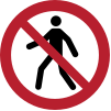 Signal ISO 7010 P004: Interdit aux piétons