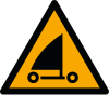 Signal ISO 7010 W059: Danger : char à voile sur la plage
